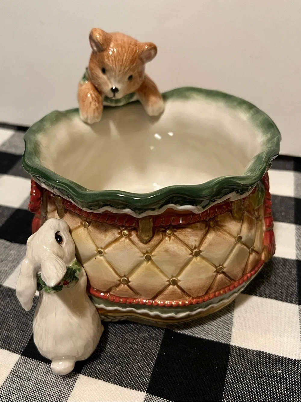 NWT WINTER HOLIDAY SANTA TIDBIT DISH.